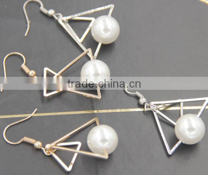 Generous Artifical Pearl on Triangle Stud Earrings