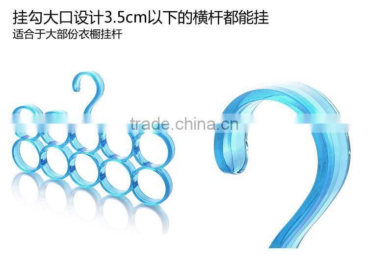 plastic cloth hanger