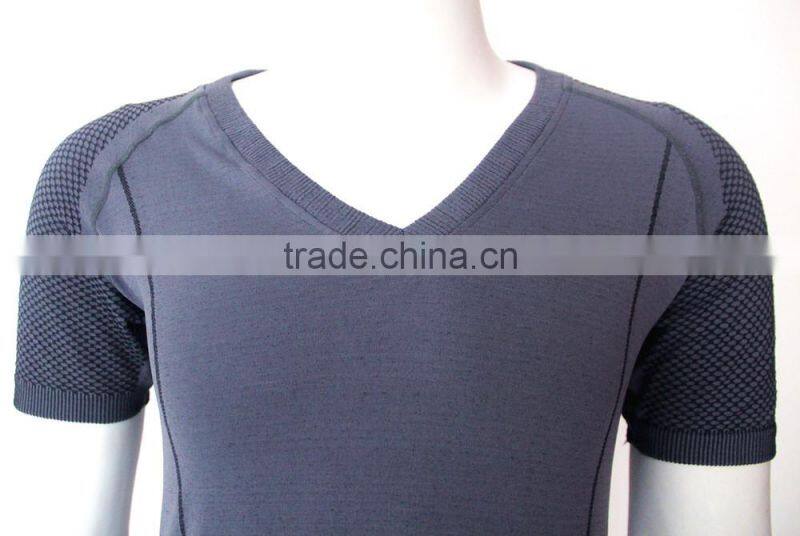Seamless comfortable t shirt for men