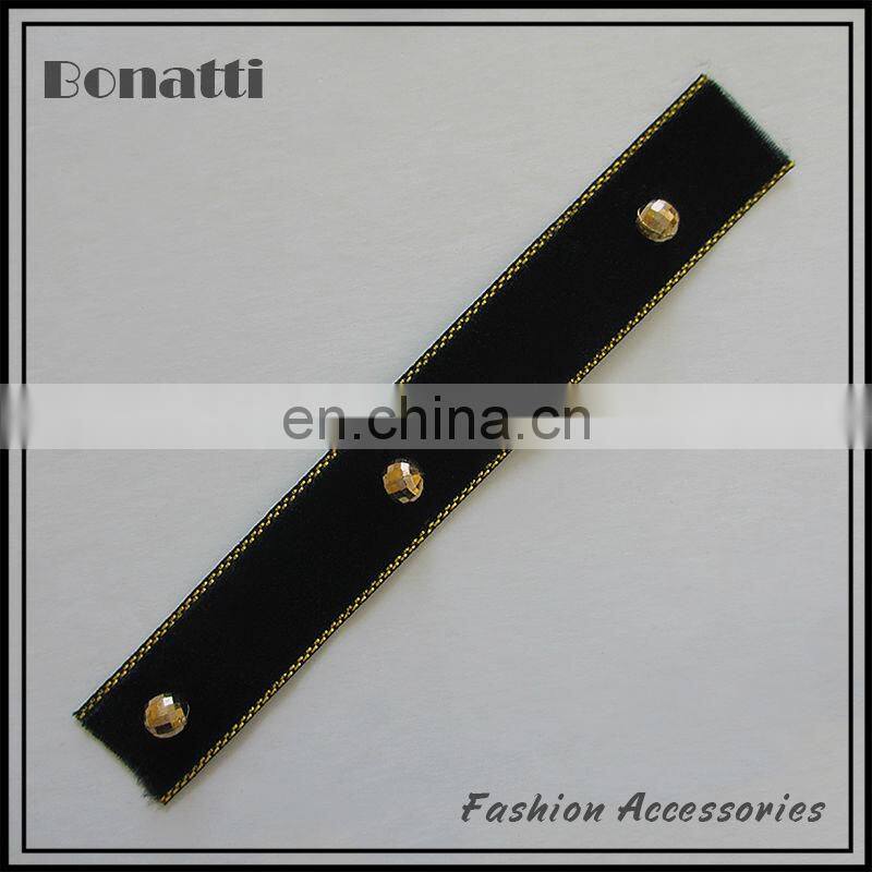 Laces trimmings ribbons braids for elegant suits