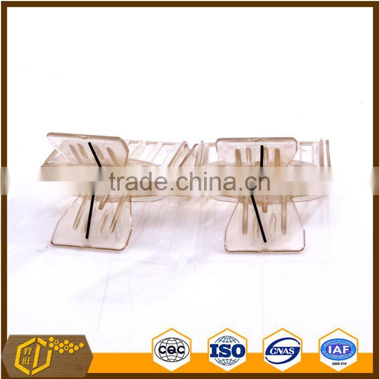 plastic bee queen cage