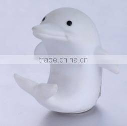 Eco-friendly PVC dolphin shape bath floating animal toy for babies