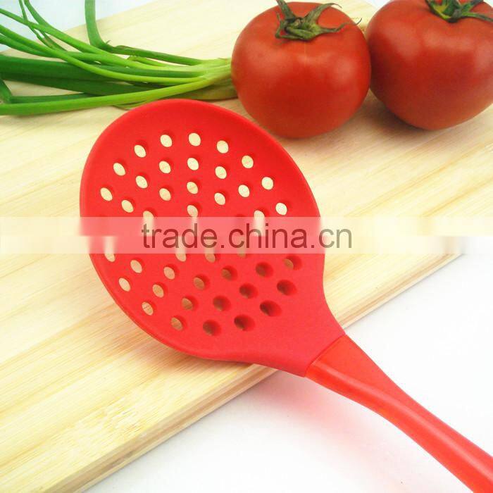 Nylon Handle Red Color Silicone skimmer