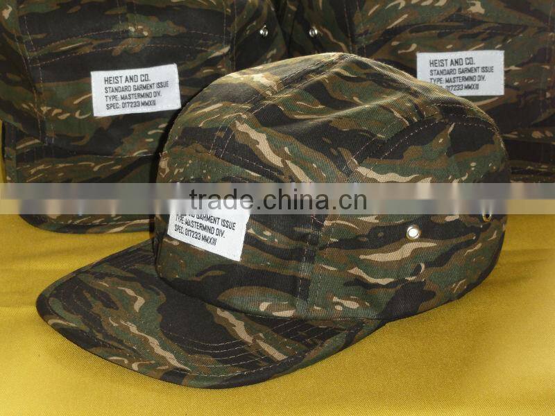 custom-made 5 panels cap with embossed patch