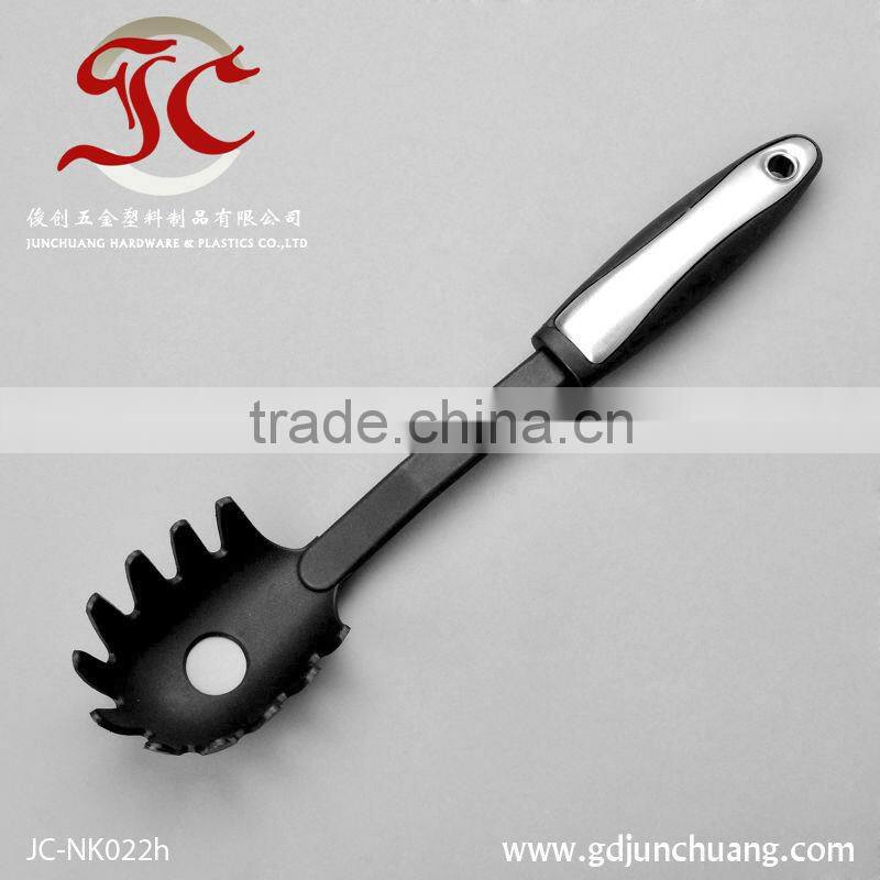 Promotional stylish sturdy nylon spaghetti spoon server