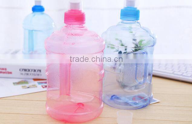 fashion new design summer sport portable plastic water bottle with handel bar
