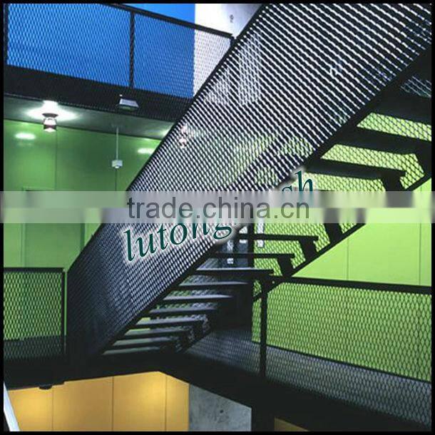 Aluminum expanded sheet for exterior wall covering