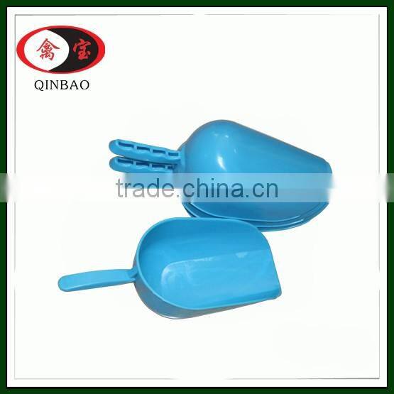 Wholesale New Type animal plastic food shovel for pig