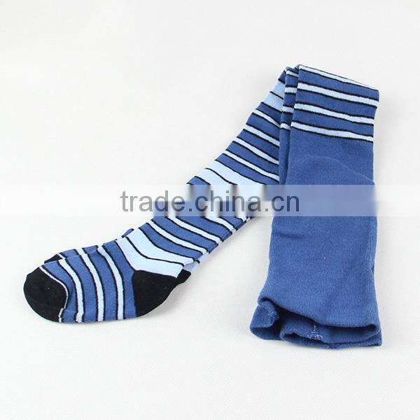 Breathable sports tights with stripes