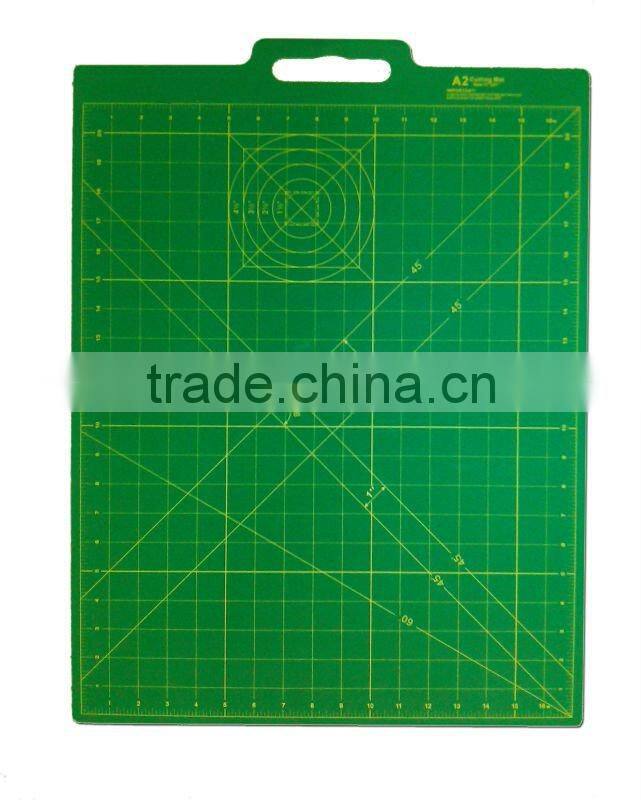 Self healing mat with handle