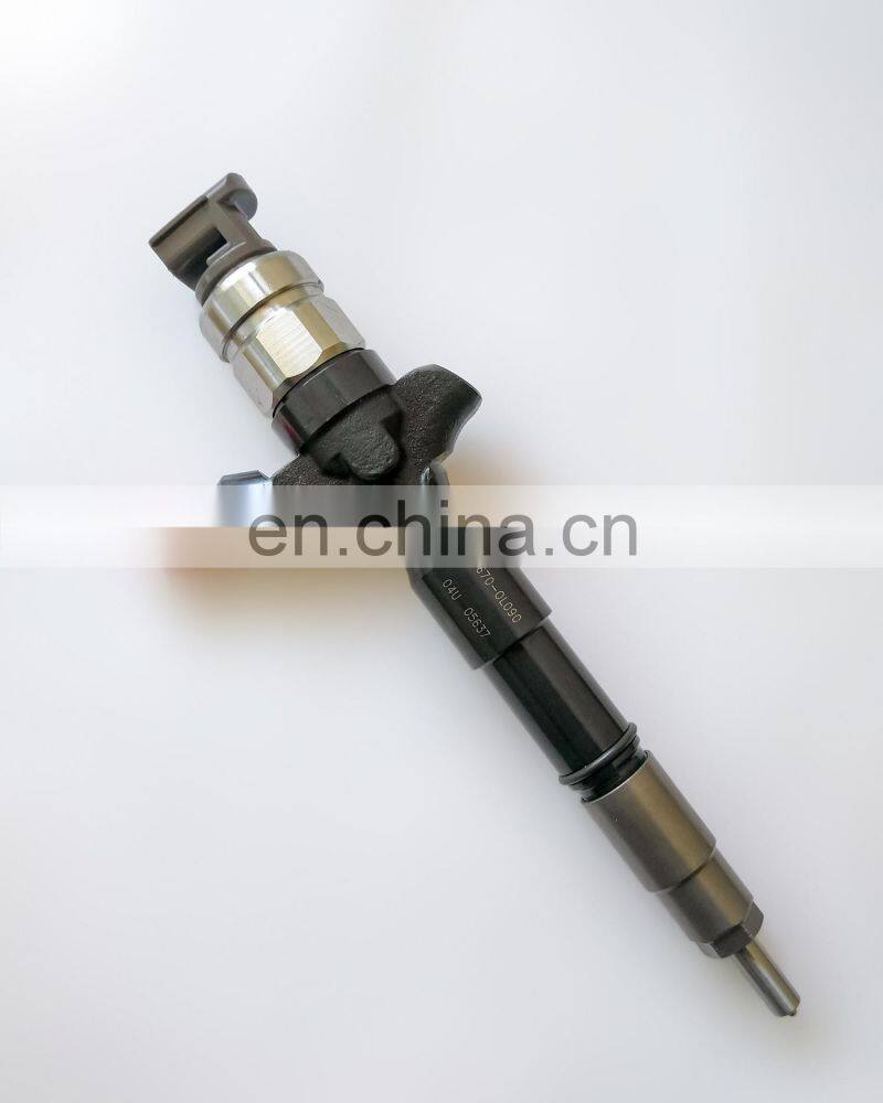 fuel injector 295050-0520 for common rail injector 23670-0L090 2KD-FTV
