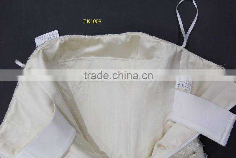 Scoop neckline embroidery lace with silver thread nice A-line long full skirt light gold wedding dress