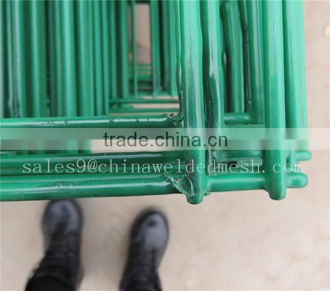 alibaba express triangular bending wire mesh fence