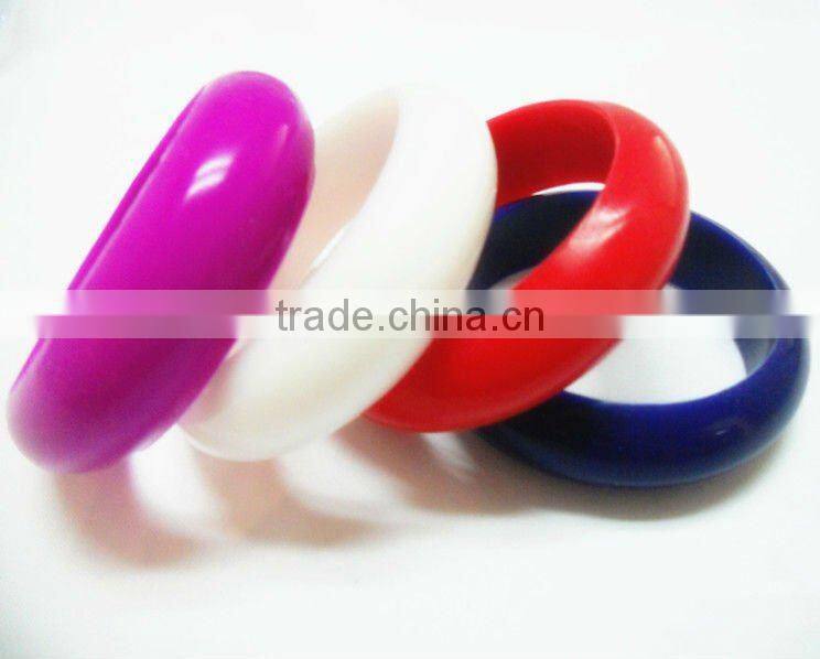 Munch Silicone Teether /Teething nursinang necklace /Silicone jewelry teething