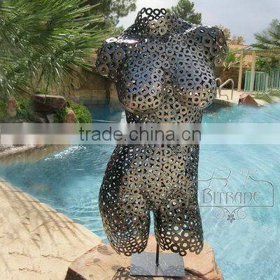 Metal garden ornament