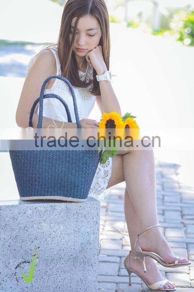 Straw beach bag/ beach tote bag/Pompom beach bag, nice decoration