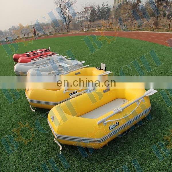 White Color 0.9mm Thickness Sailing Boat Model