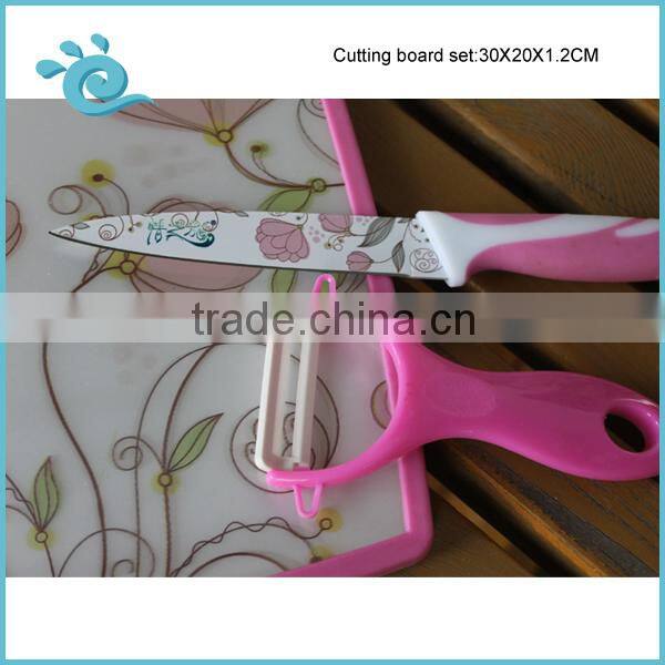 Set of 3pcs plastic Kitchen help set with Cutting board peeler and knife