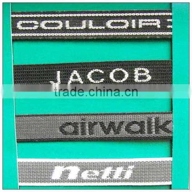 Embroidered elastic metal belt for fillibeg