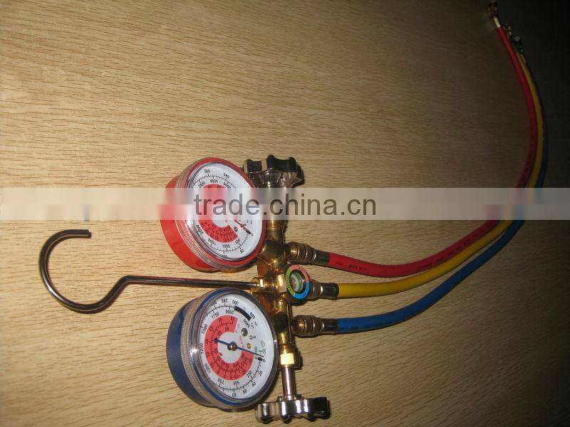 Brass Manifold Gauge Set with Charging Hose, Shock-Proof, Brass Valve Body