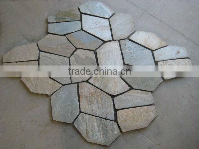 Decorative interlock concrete paving stone