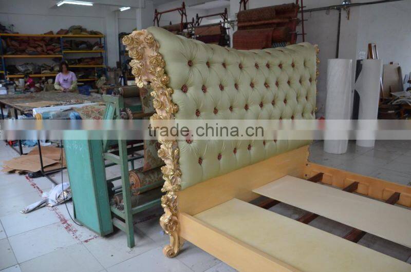 Italy Rose Carving Green Fabric Upholstered King Size Bed/ Baroque Style New Design Bedroom Furniture/Romatic Wooden Wedding Bed
