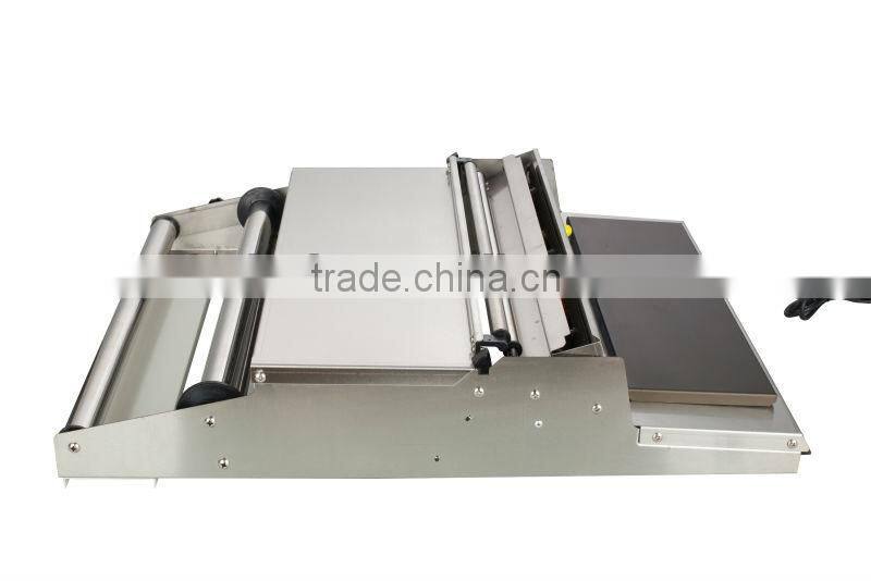 Cling film wrapping machine