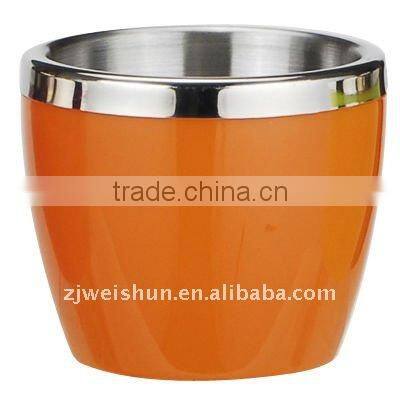 mini ice bucket with capacity of 750ML