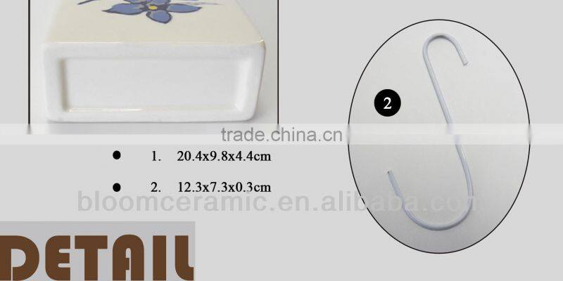 Ceramic humidifier with metal "S" hook