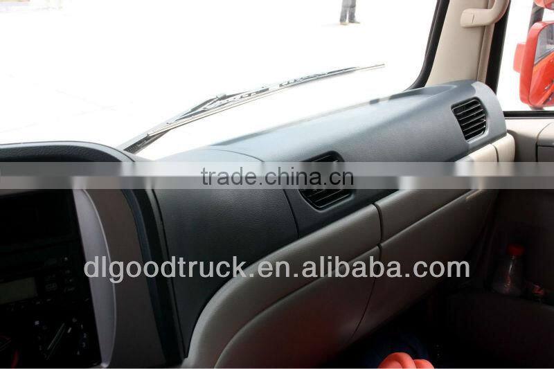 Dongfeng 4x2 road sweeping vehicle