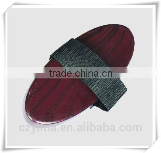 horse cleaning brush with nylon strap