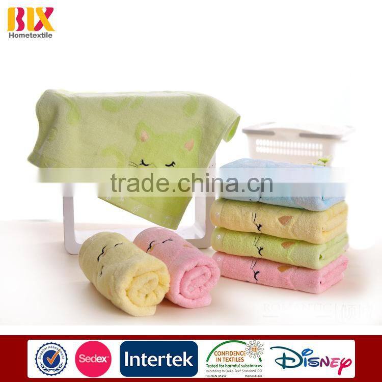 High Quality Cotton Fabric Hello Kitty Yarn Dyed Towel