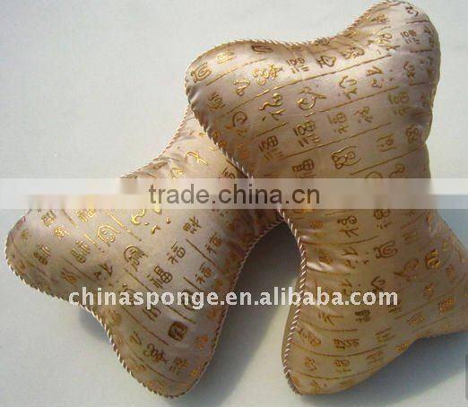 Neck pillow for use in car