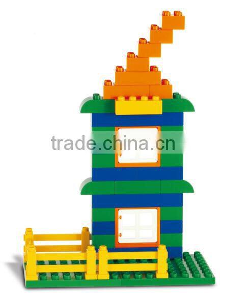 Life and structure with 440 pcs brick accessories