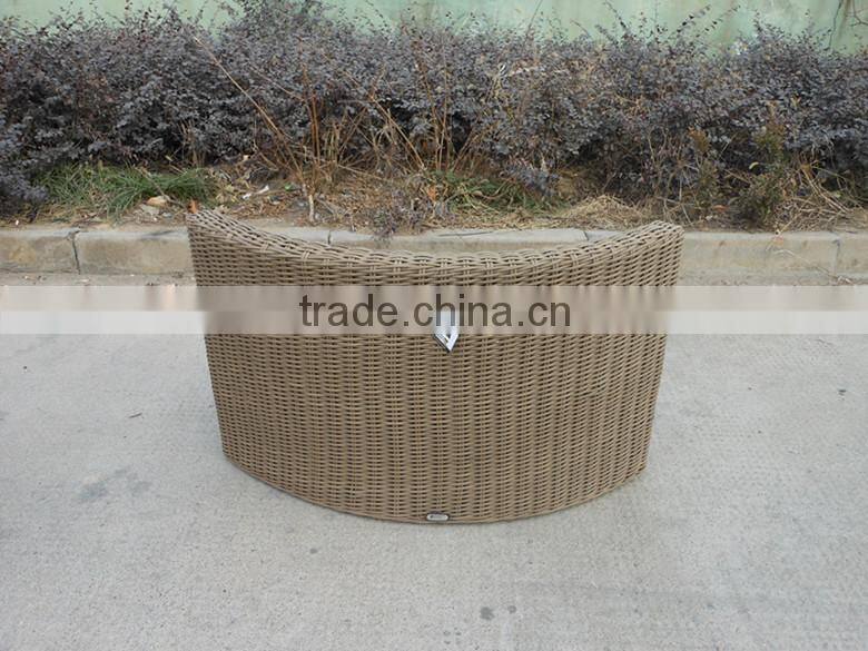 NEW TASTE RATTAN TABLE