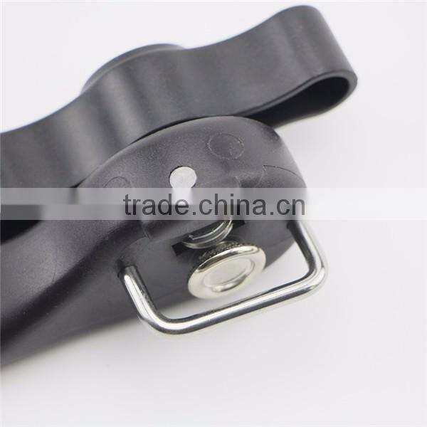 Side cut durable heavy duty can opener
