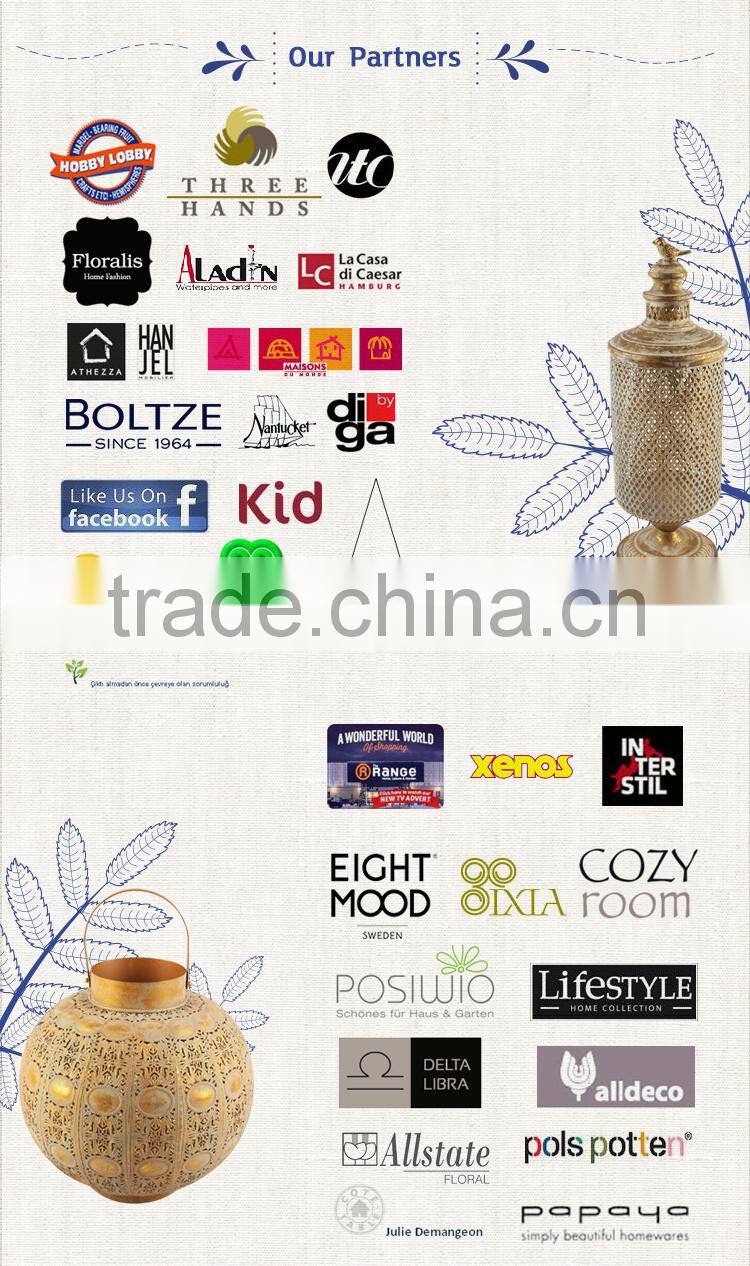 Elegant White Home Stand For Metal Candel Holder