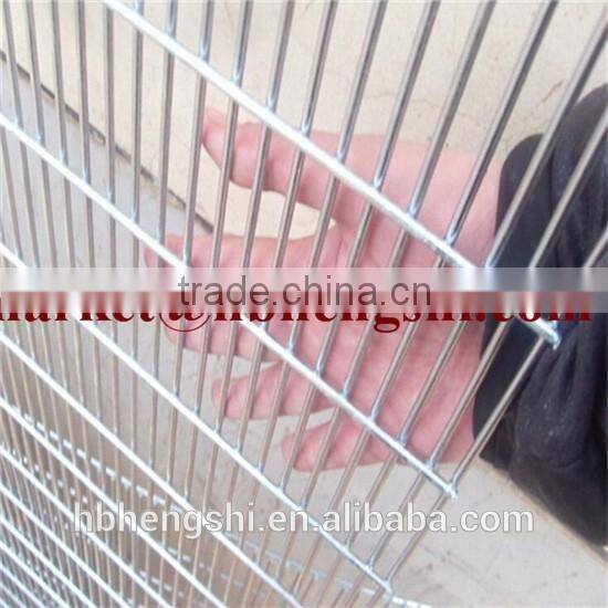 Steel Metal Type and Heat Treated Pressure Treated Wood Type Cheap Welded Wire Mesh Fence With Post