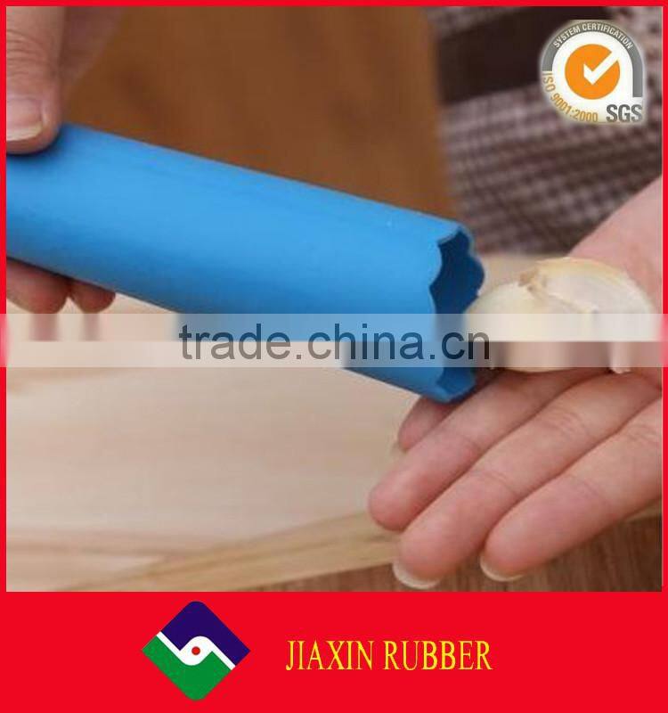 Eco-Friendly wholesale cheap silicone garlic peeler roller magic garlic skin remover