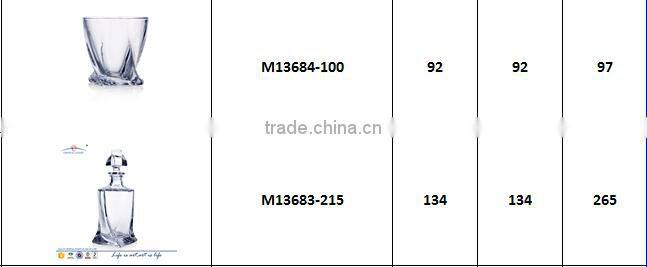 High end machine-made clear glass wine decanter for table top