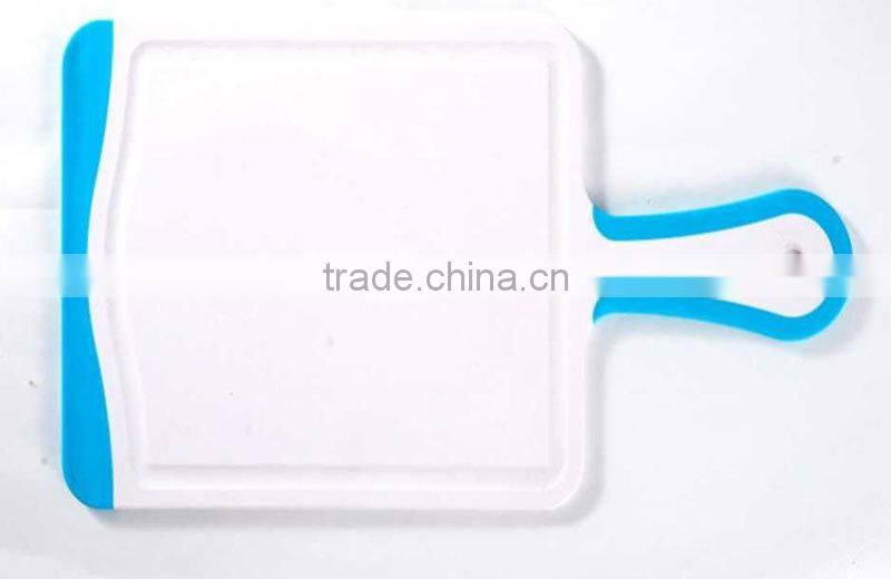 High Quality Antibacterial Plastic Cutting Board with handle