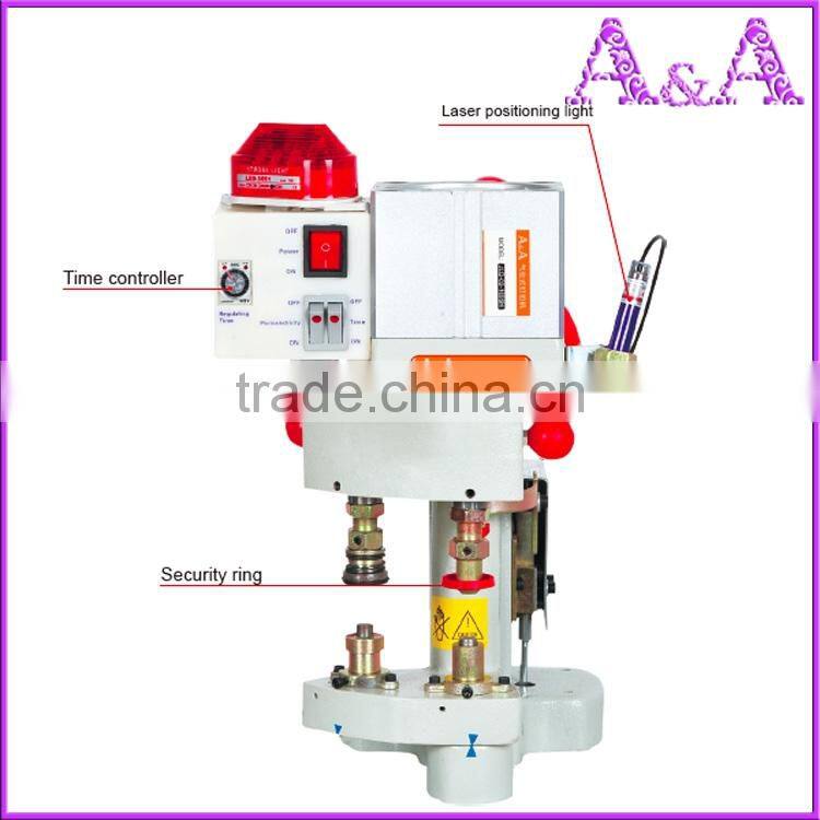 Automatic Plastic Snap Button Attaching Machine