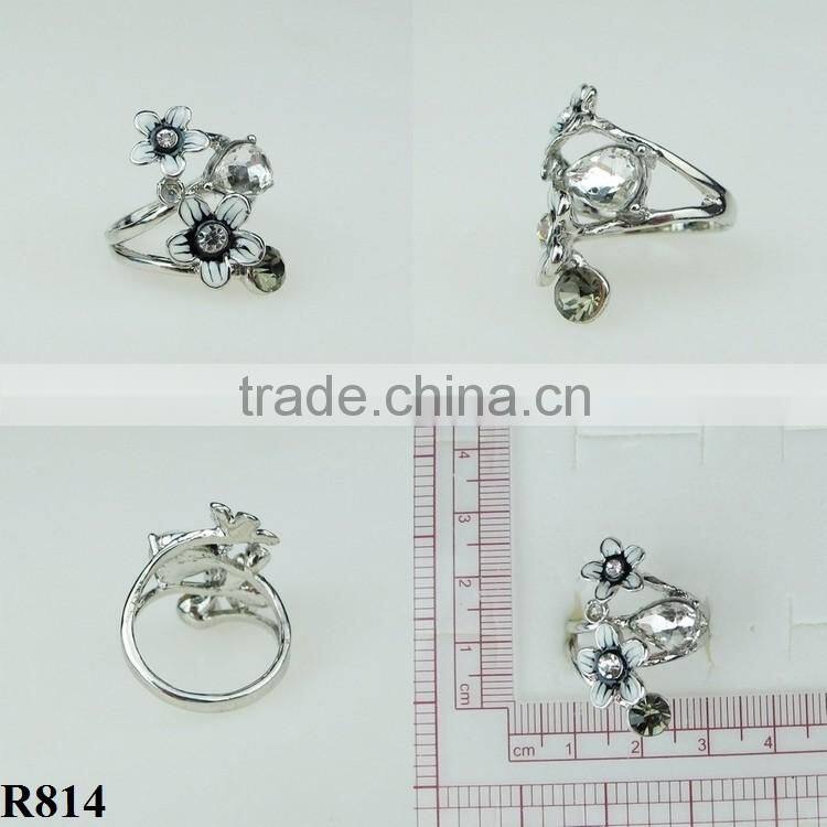 Hot sale crystal ring fashion young plated silver flower ring R814