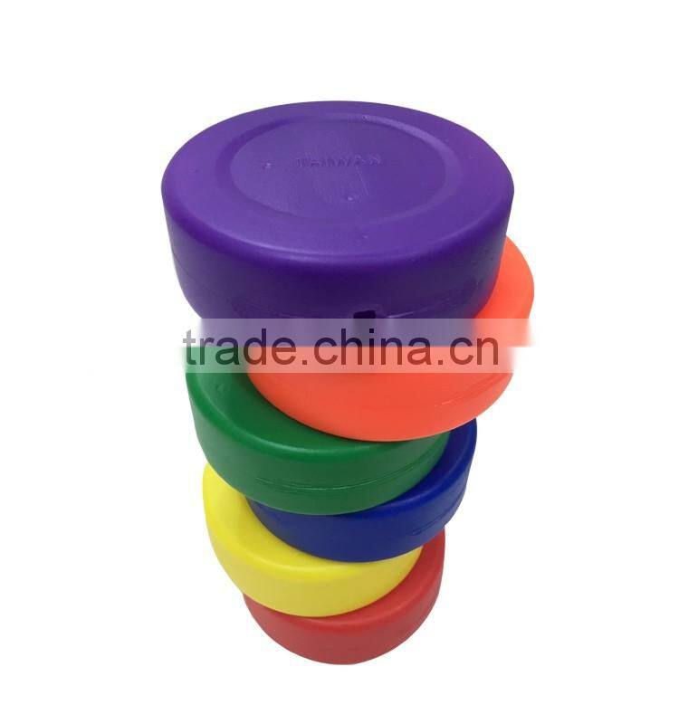 6 colors plastic flat hockey ball