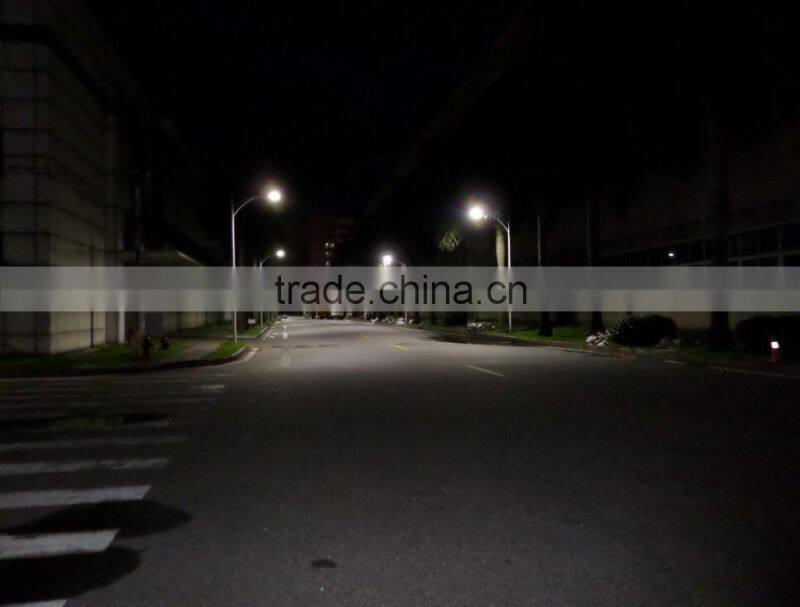 Promotional Price, 100-140lm/W, Super Slim Design, Nichia LED, 2016 CE Rohs Approved, Meanwell Driver 40W LED Street Lighting