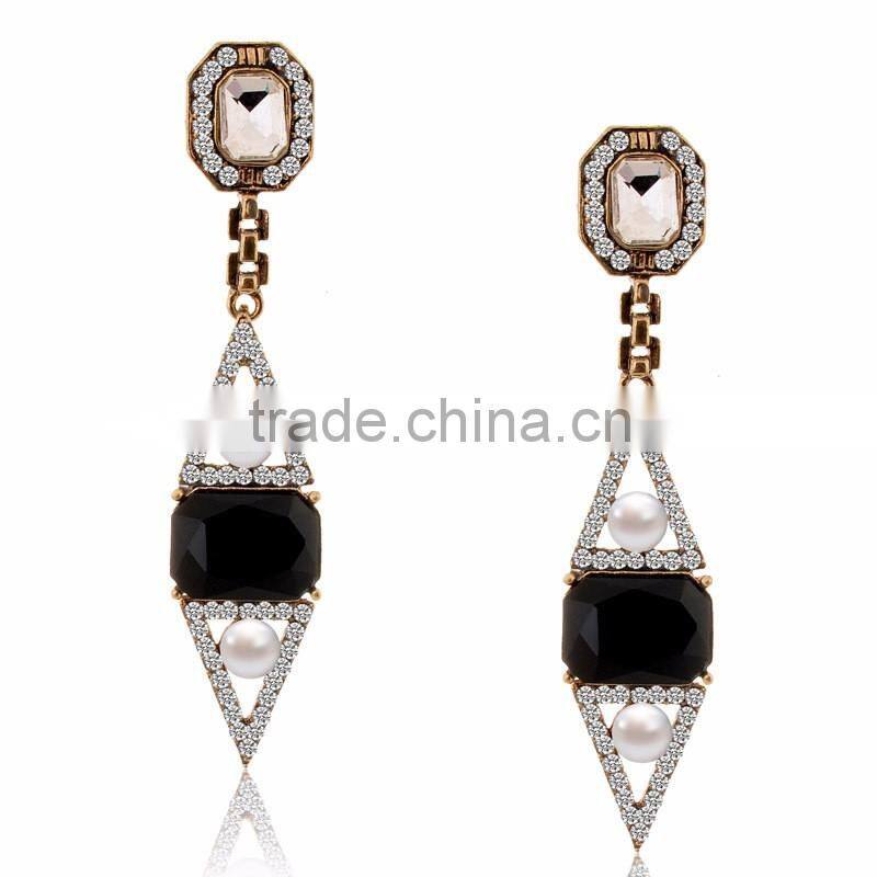 Latest Fashion trangle fancy paerl stud earring women hanging earring