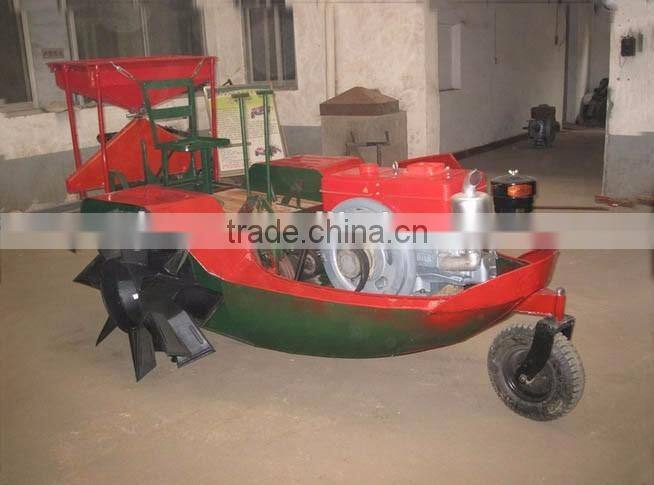 Paddy field tillage and fertilizing machine boat tractor