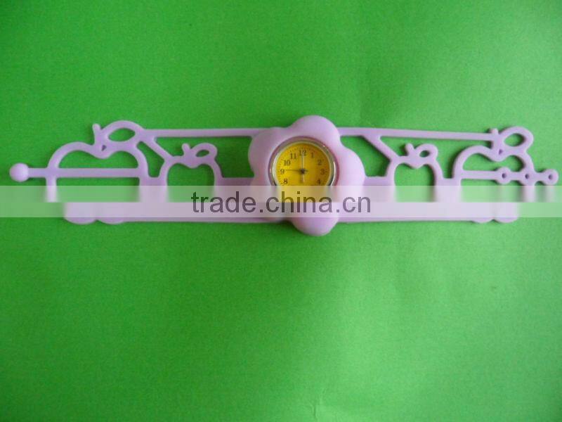 Hot!!! Lovely hollow out flower shape digital silicone watch