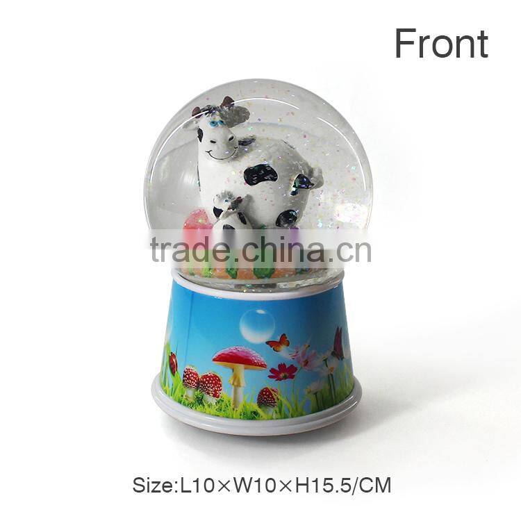 Polyresin customized spinning snow globe