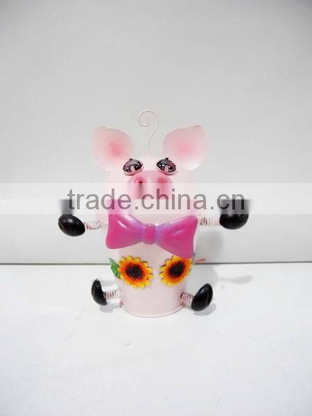 Funny indoor iron pig garbage decoration for garden